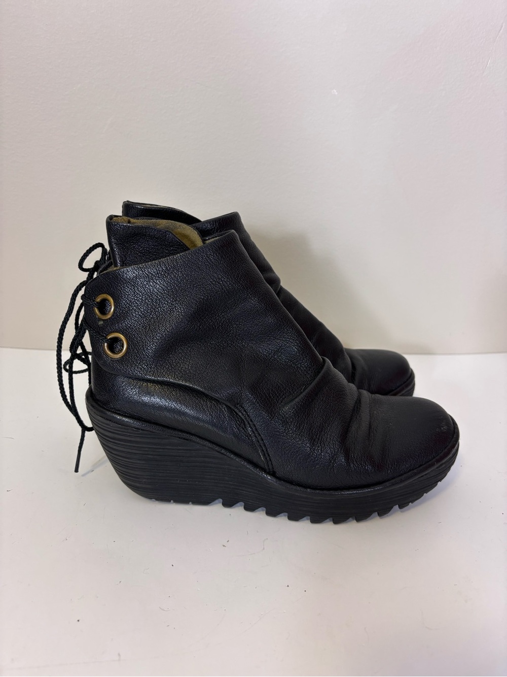 Fly London Black Leather Lace-Back Wedge Booties 38 = 7-7.5